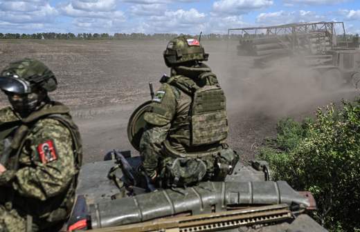 
                    Младший сержант Цапленков доставил боеприпасы под огнем вражеских орудий

        