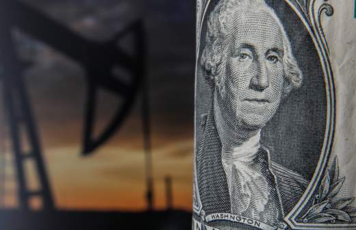 
                    Bloomberg узнало об отказе Японии от повышения пошлин на российскую нефть

        