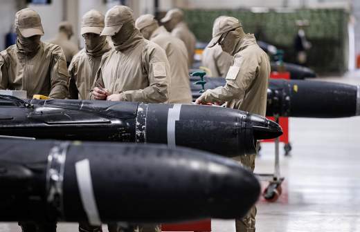 
                    Военнослужащие рассказали об оснащении БПЛА кумулятивными снарядами в зоне СВО

        