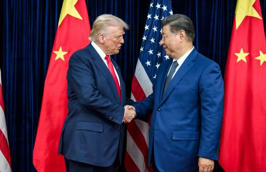 
                    Трамп заявил об отказе от помощи Китая по иранскому вопросу

        
