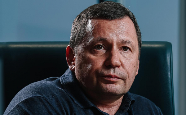 
                    Совладелец Внуково заявил о заявке на участие в покупке Домодедово
                