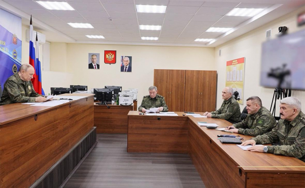 Путин поручил обеспечить условия для сдачи в плен солдат ВСУ
Путин поручил обеспечить условия для сдачи в плен солдат ВСУ