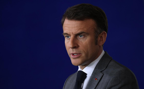 
                    L'Express узнал о &laquo;незаметном&raquo; визите советника Макрона в Москву
                