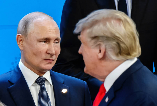 
                Индекс Мосбиржи превысил 2700 пунктов после анонса саммита в Будапеште
            
