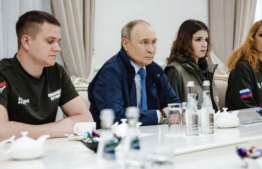 
                    В Белоруссии выразили готовность помочь с восстановлением Курской области

        