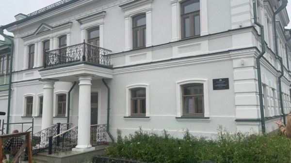 В центре Екатеринбурга по решению суда отреставрировали старинный особняк (ФОТО) В центре Екатеринбурга по решению суда отреставрировали старинный особняк (ФОТО)
