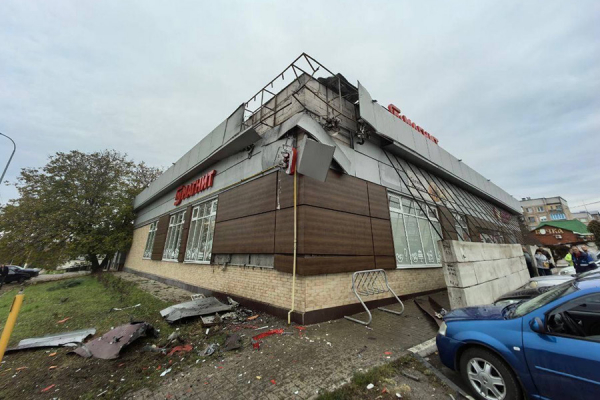 Гладков заявил о 12 раненых после атак ВСУ на Белгород и пригород
Гладков заявил о 12 раненых после атак ВСУ на Белгород и пригород