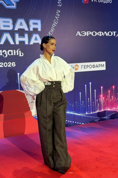 Киркоров в золоте, а Севиль с экстремальным декольте: как прошло открытие «Новой волны 2026» Киркоров в золоте, а Севиль с экстремальным декольте: как прошло открытие «Новой волны 2026»