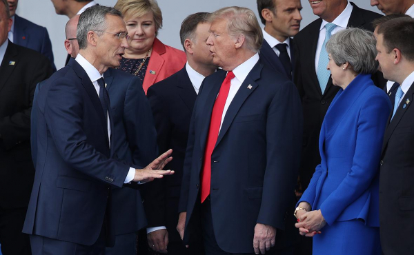 
                    Столтенберг раскрыл, как Трамп из-за России оставил Исландию&nbsp;в&nbsp;НАТО
                