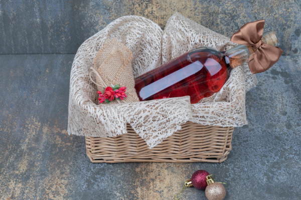 SimpleWine назвала самые желанные подарки к гендерным праздникам SimpleWine назвала самые желанные подарки к гендерным праздникам