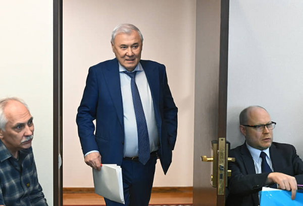 
                &laquo;Госуслуги&raquo; вызывают такси
            