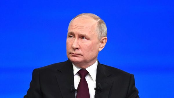 Путин поручил организовать прямую линию с россиянами
