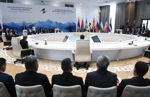 
                    Депутат Армении предрек потерю 65% товарооборота страны из-за разрыва с РФ

        