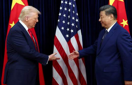 
                    Трамп принял приглашение Си Цзиньпина посетить Китай в апреле

        