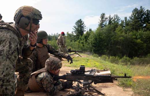 США начали вывод более 1 тыс. военных и техники из Литвы
США начали вывод более 1 тыс. военных и техники из Литвы