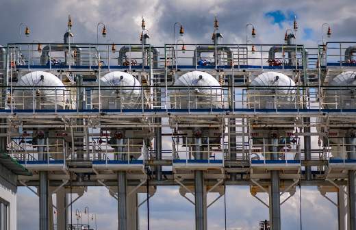 
                    Рубио допустил отказ США от новых исключений по санкциям против российской нефти

        