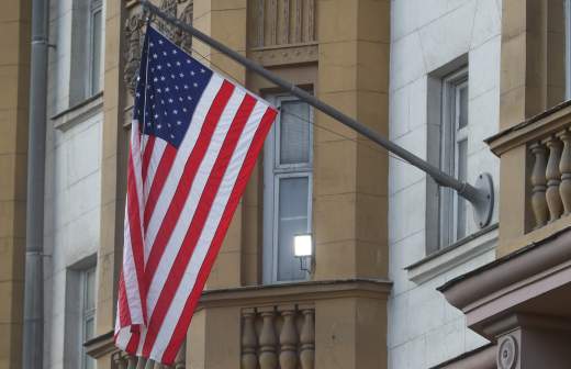 
                    Трамп отметил важность поддержания хороших отношений с ядерными державами для США

        