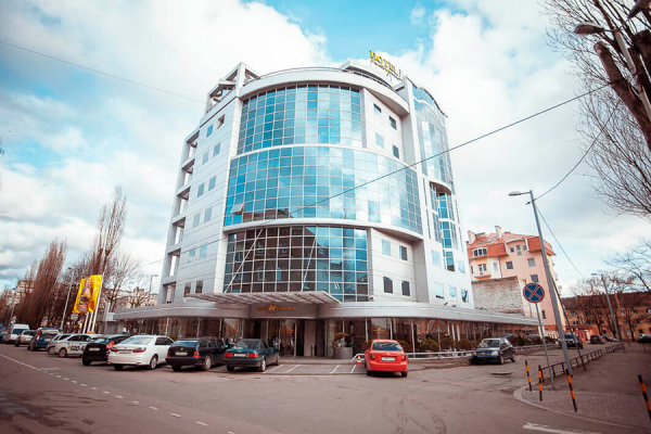 
                    Генпрокуратура потребовала изъять 100 объектов у главы Совета судей
                