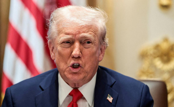 
                    FT узнала, что Трамп повышал голос на встрече с Путиным и угрожал уйти
                