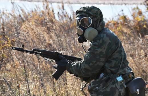
                    Российские бойцы поразили носитель FPV-дронов и БЭК Украины в Черном море

        