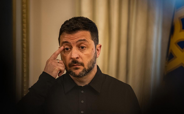 
                    Лукашенко заявил, что Зеленского &laquo;могут убрать&raquo; на фоне скандала
                