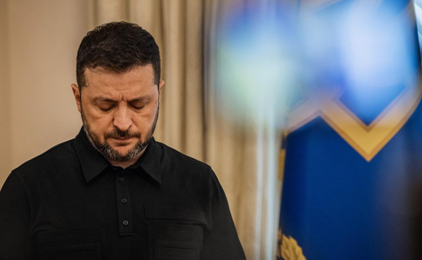 
                    Axios сообщил о согласии Зеленского подписать мирный план в сжатые сроки
                