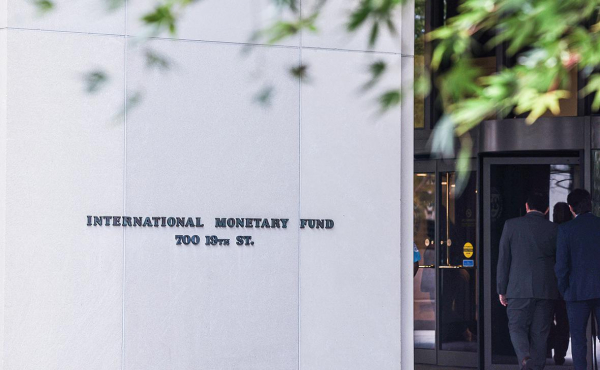 
                    FT сообщила об угрозе кредиту Киеву от МВФ на $8 млрд из-за вето Венгрии
                