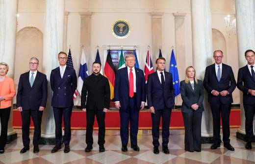
                    Вэнс сообщил о фокусировке Трампа на расходящихся вопросах РФ и Украины

        