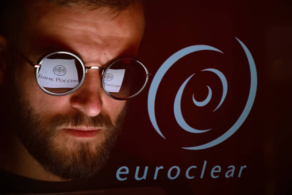
                Суд в Москве удовлетворил иск ЦБ к Euroclear на &euro;200 млрд
            