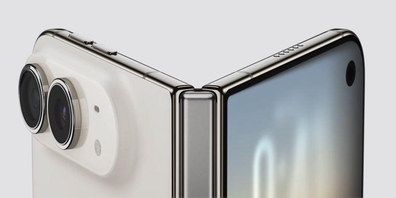 Apple представила свой первый складной смартфон iPhone Duo &mdash; он похож на Galaxy&nbsp;Z&nbsp;Fold 8