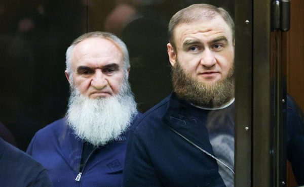 
                    Осужденный экс-сенатор Арашуков попросил опустить его на военную операцию
                