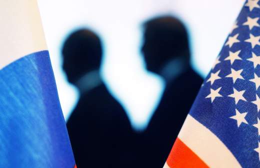 
                    Трамп заявил о намерении обнародовать имена демократов по делу Эпштейна

        