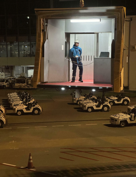 Без фотошопа: в Сети показали 15 забавных кадров, которые кажутся отредактированными