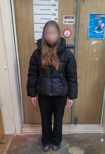 Девушка с пятисантиметровыми ногтями забирала миллионы рублей у обманутых пенсионеров