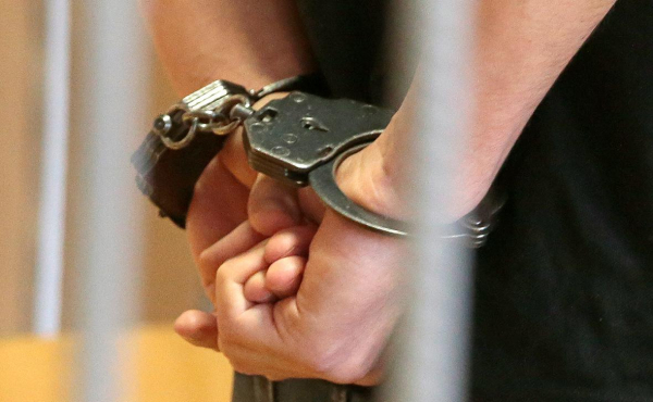 В Белгородской области сбежал обвиняемый в убийстве военный
В Белгородской области сбежал обвиняемый в убийстве военный