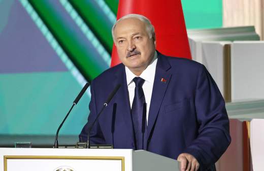 
                    Зеленский заявил о передаче Киевом в ЕС якобы данных об &laquo;Орешнике&raquo; в Белоруссии

        