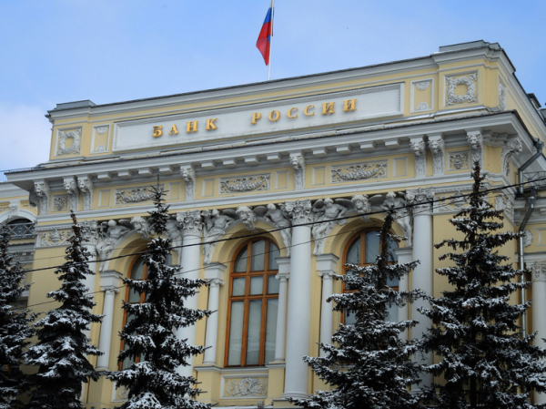 ЦБ против маркетплейсов: почему регулятор требует запретить скидки за оплату «своими» картами