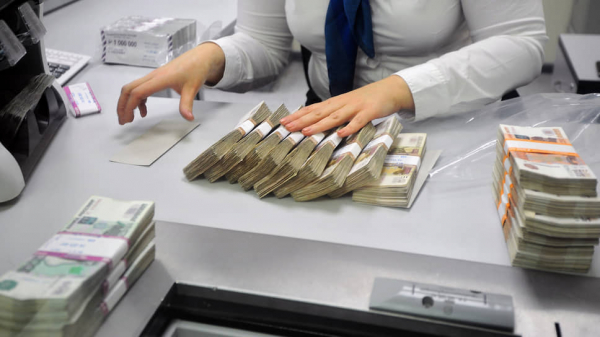 Объем выдачи розничных кредитов достиг в августе примерно 950 млрд руб.
Объем выдачи розничных кредитов достиг в августе примерно 950 млрд руб.