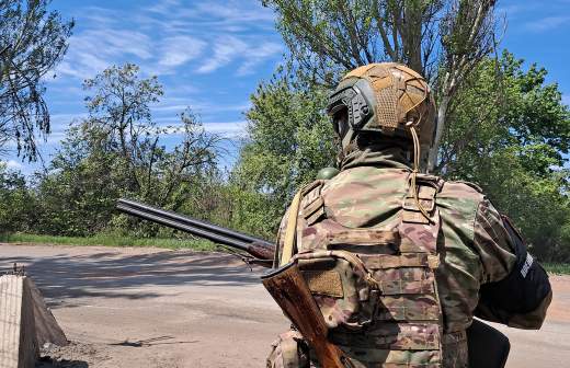 
                    Герасимов сообщил о создании ВС РФ зоны безопасности в Сумской и Харьковской областях

        