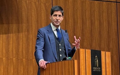Конгресс усиливает давление на главу ФРС Кевина Уорша из-за неопределённости с дальнейшей политикой Конгресс усиливает давление на главу ФРС Кевина Уорша из-за неопределённости с дальнейшей политикой