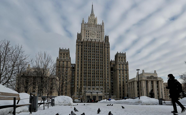 
                    ФСБ выявила в посольстве сотрудника британских спецслужб под прикрытием
                