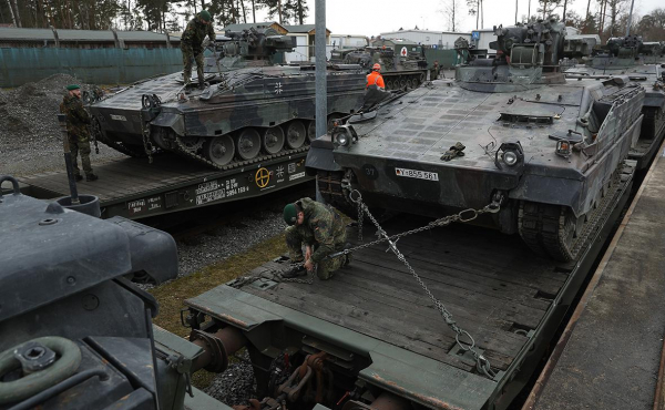 
                    Еврокомиссия представила план по созданию &laquo;военного шенгена&raquo;
                