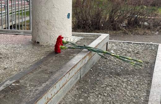 
                    Состояние одной из пострадавших от ножевого ранения девочек в Уфе крайне тяжелое

        