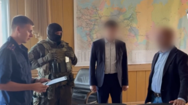 В Копейске на завод, где директор не выплачивал зарплату, пришли полиция и СК с бойцами СОБР