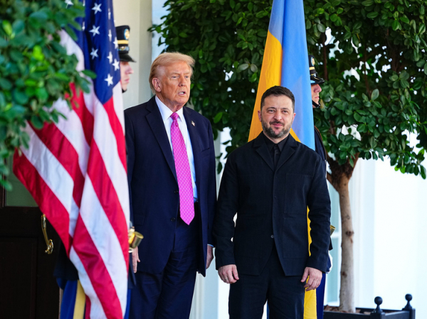 Эксперт по жестам: Зеленский демонстрировал подобострастие к Трампу
