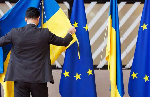 
                    Полковник Вюстнер призвал Европу направить на Украину десятки тысяч военных

        