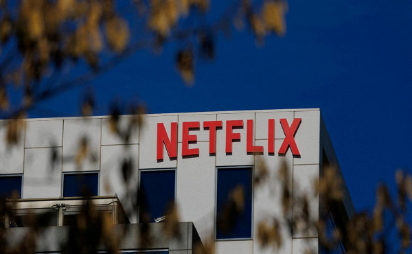 
                    Netflix объявила о покупке студии Warner Bros.
                