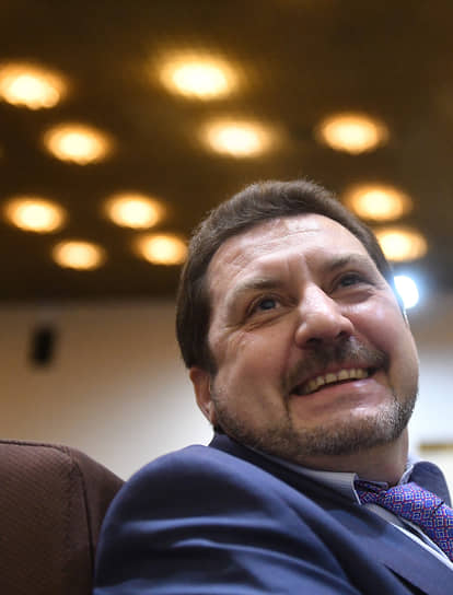 
                Бывший глава &laquo;Связьинвеста&raquo; Юрченко допустил наращивание доли в ВТБ до 10%
            