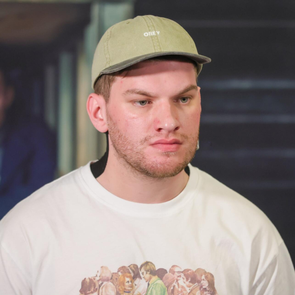 Р&mdash;РІР&micro;Р&middot;РґР&deg; В&laquo;Р&ldquo;Р&deg;РјР&raquo;Р&micro;С&sbquo;Р&deg;В&raquo; РђРЅРґСЂР&micro;Р№ РњР&deg;РєСЃРёРјРѕРІ СЃ РёР&middot;РґР&micro;РІРєРѕР№ РѕС&sbquo;СЂР&micro;Р&deg;РіРёСЂРѕРІР&deg;Р&raquo; РЅР&deg; РєСЂРёС&sbquo;РёРєСѓ РњР&micro;РЅСЊС&euro;РёРєРѕРІР&deg;