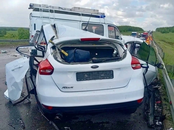 Ford Focus и фура столкнулись на трассе под Пензой, четверо человек погибли